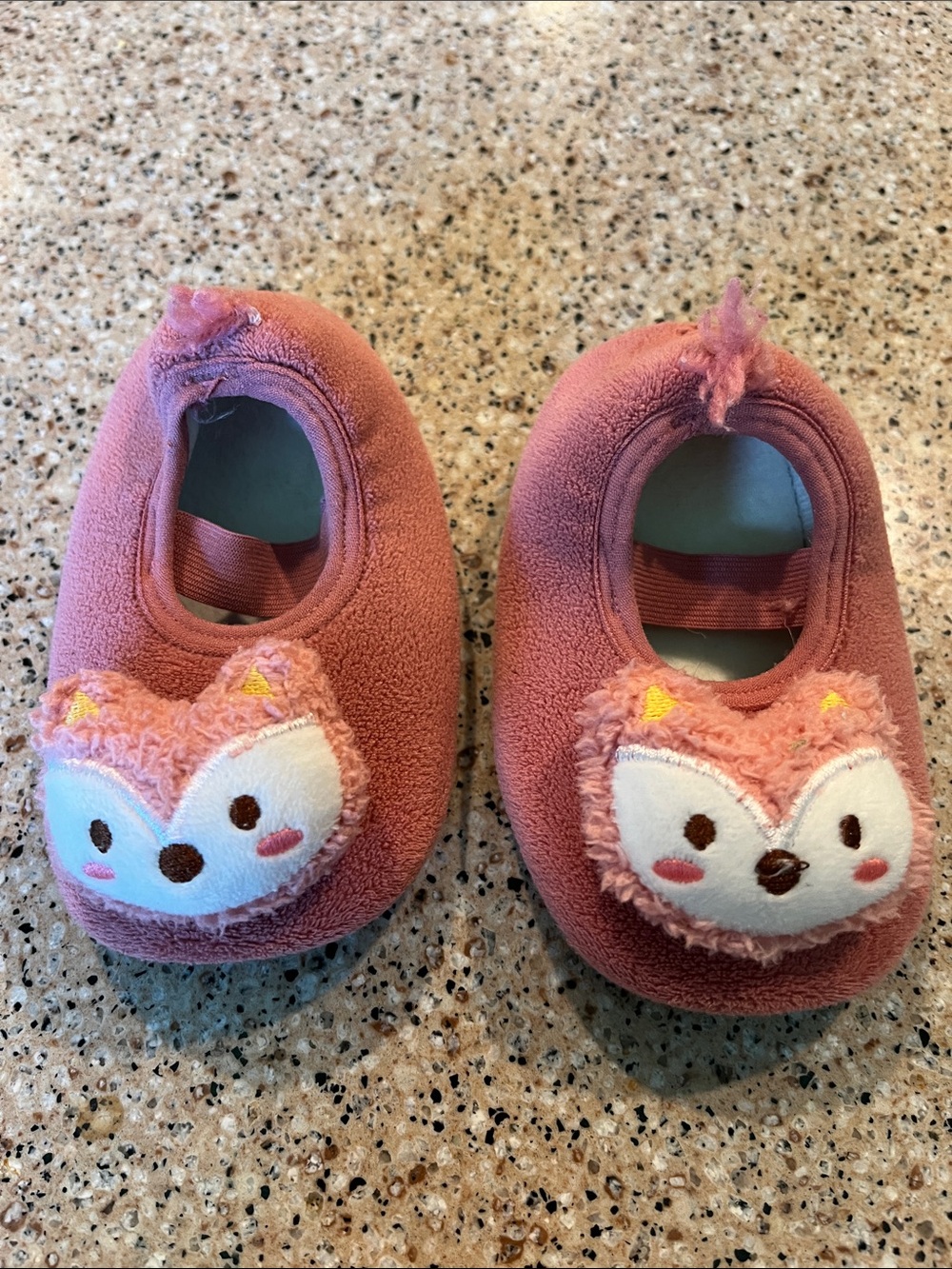 Kids Pink Plush Fox Slippers - Cozy Indoor Shoe